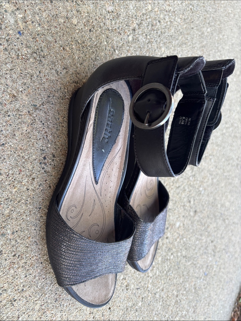 Earth “Hera” low wedge sandals, 8.5